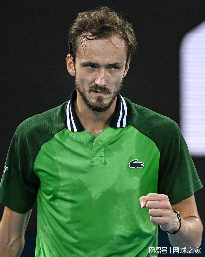 关于世界网球队翻盘美国网球队，梅德韦杰夫送出助攻的信息