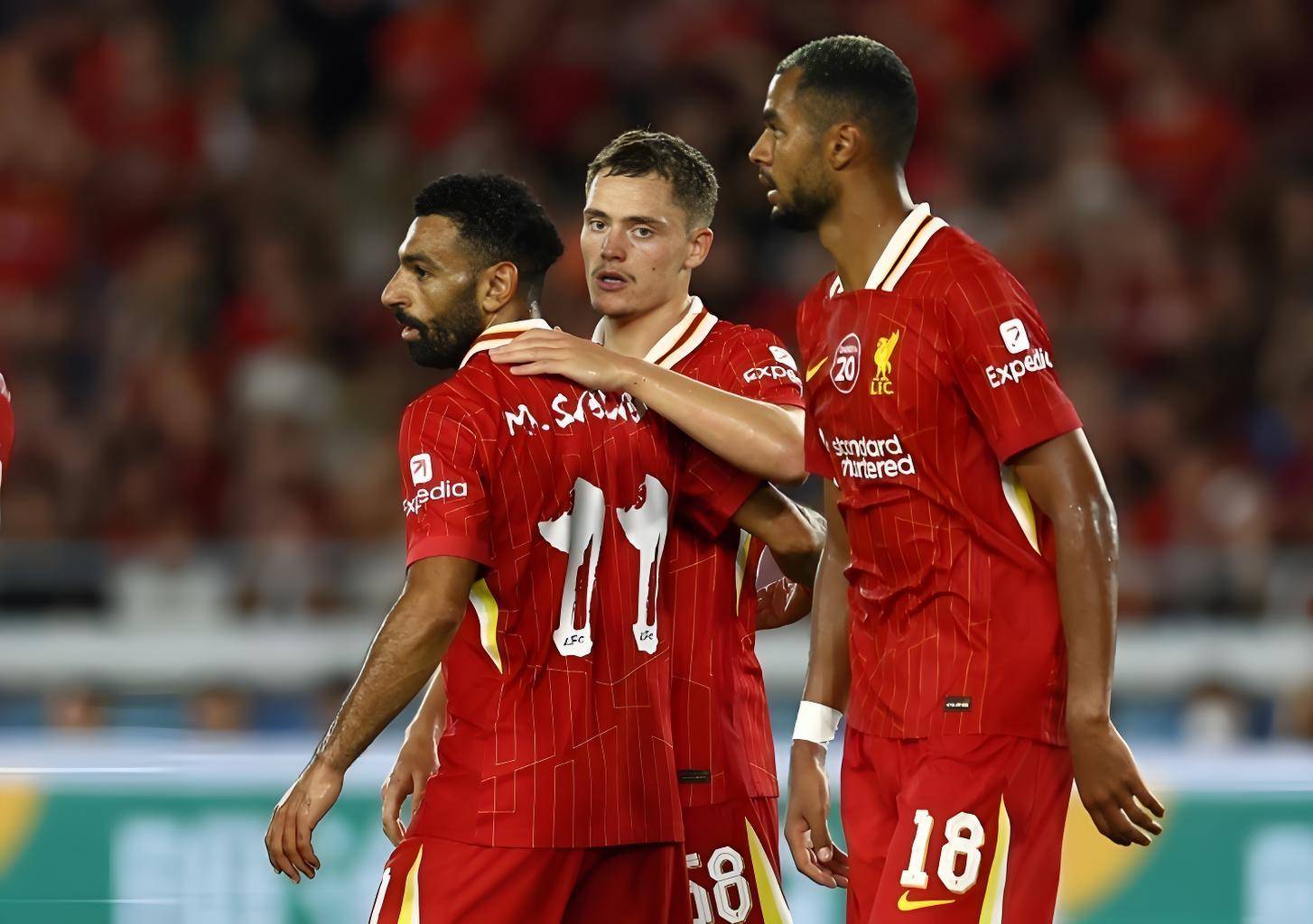 包含利物浦老将状态不佳，对球队产生何种影响的词条