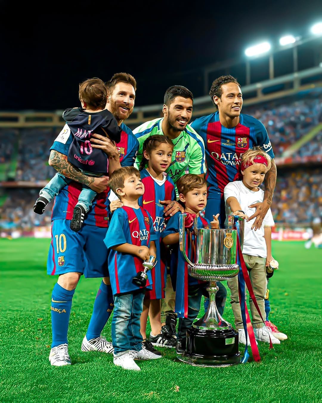 包含梅西梦幻帽子戏法，巴萨大胜对手的词条