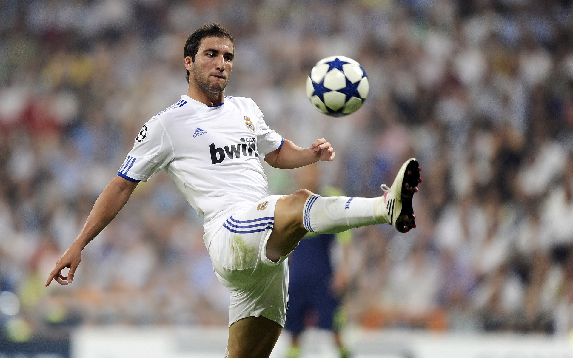 世界杯之夜，弗拉霍维奇完美演绎，照亮美加墨足球盛宴